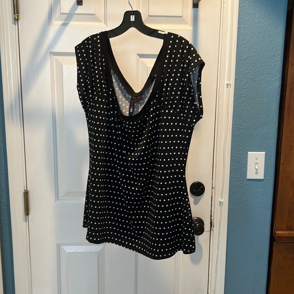 Torrid Retro Chic Size 2x (18/20) Black with White Polka Dot Top